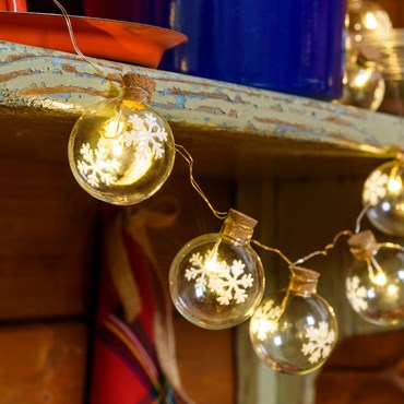 1,2m, 12 Glass Spheres with Snowflakes Battery String Lights, Ø 40mm, Warm WhiteLEDs, Silver Metal Wire